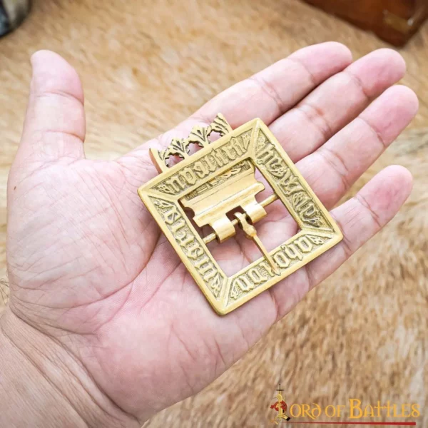 Fibbia in ottone massiccio XV secolo - immagine 3
