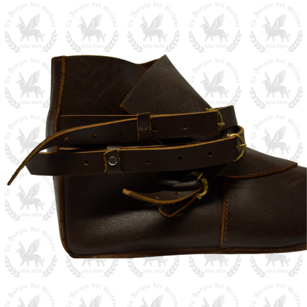 Stivaletto medievale con fibbie - immagine 3